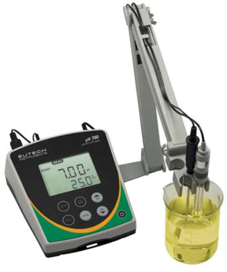 pH700 pH meter w/Electrode, ATC, Stand
